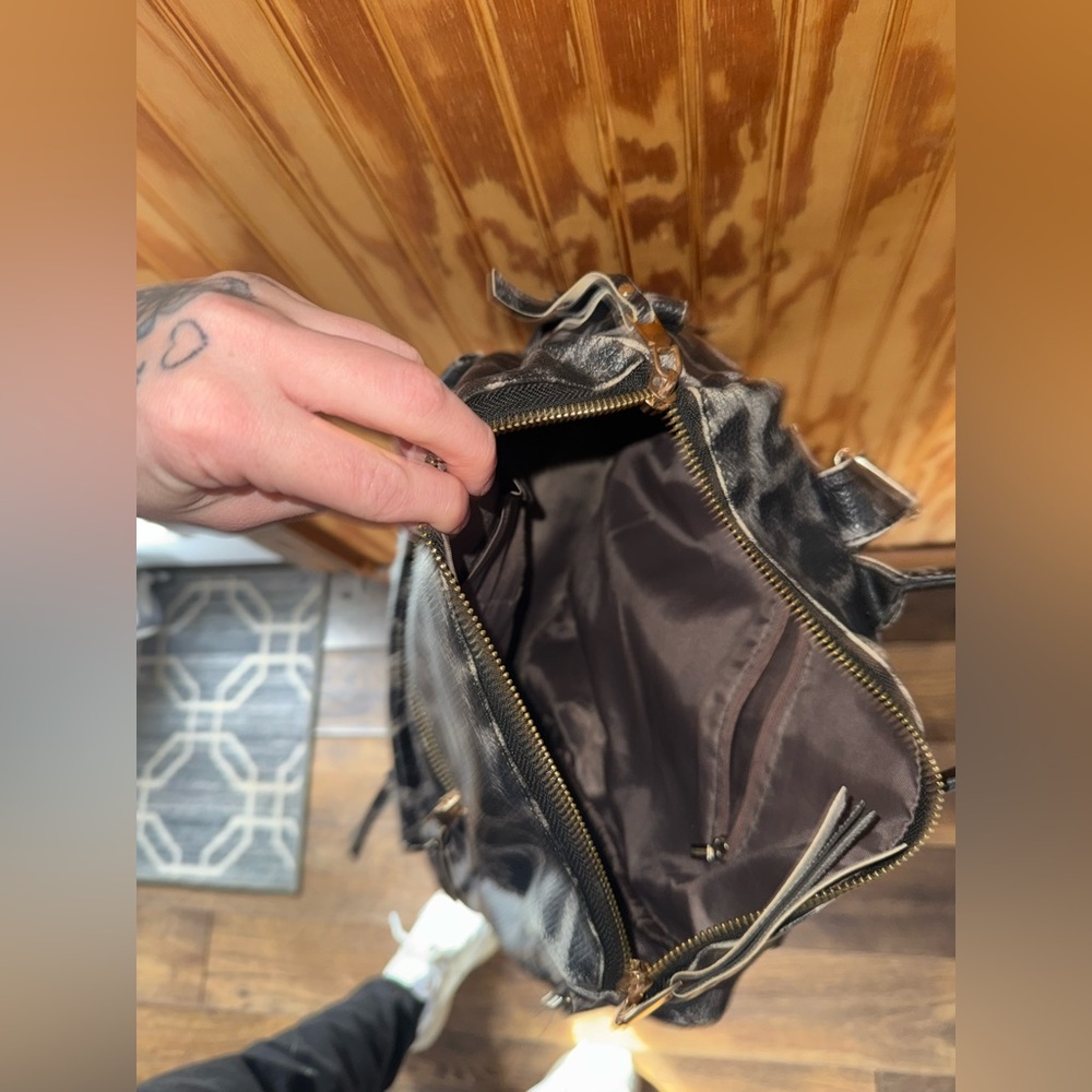 Cheetah Backpack - Picture 3 of 3